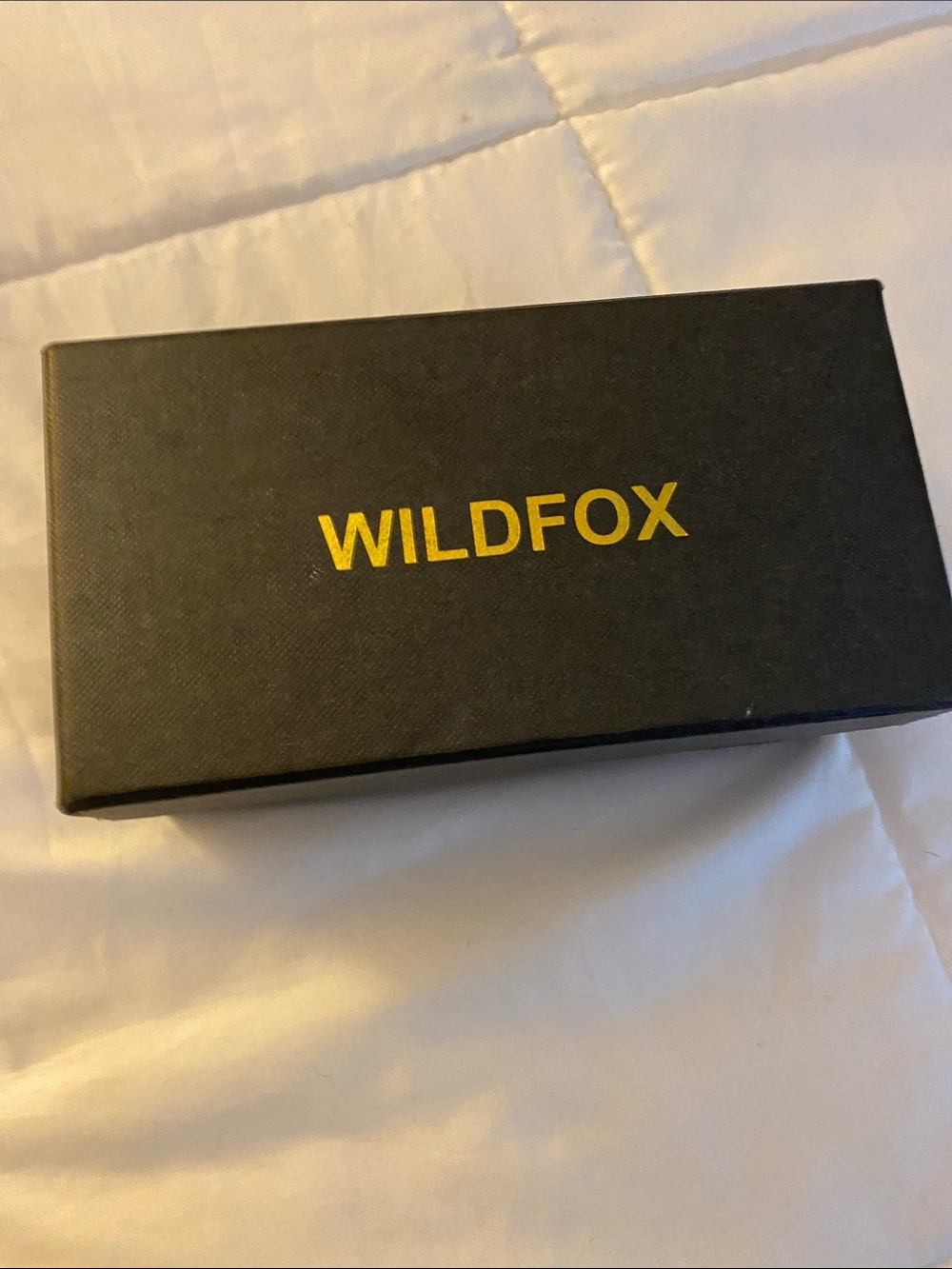 Brand new  NWT Wildfox black and 
Gold lips  sunglasses Black and Gold with box - Picture 6 of 6